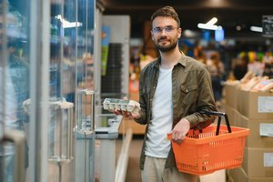 3 vyrai pagal Zodiako ženklą, kurie mėgsta vaikščioti po parduotuves