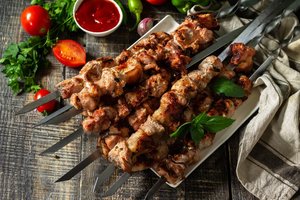 5 gardūs šašlykų marinatų receptai – išsisaugokite, nes pagal juos kepsite visą sezoną