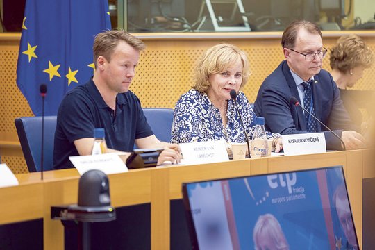 ​R. Juknevičienė: „Rusijos šventė yra precedento neturinti melų puota“