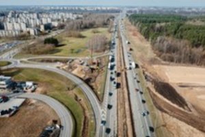 Pokyčiai A1 magistralėje: skelbia, kada atidarys įvažiavimą ir išvažiavimą judrioje Kauno gatvėje