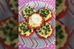 Lengvas užkandis su pikantiška mišraine: taip gardu, kad neįmanoma atsispirti