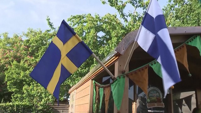„Eurovizijos“ gerbėjai stebina išradingumu: Bazelį pasiekė suomiška pirtis