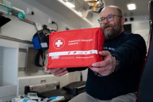 Pasitikrinkite žinias: paramedikas išvardijo, kas privalo patekti į pirmosios pagalbos rinkinį