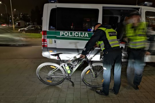 Vilniuje „Toyota Prius“ partrenkė dviratininką