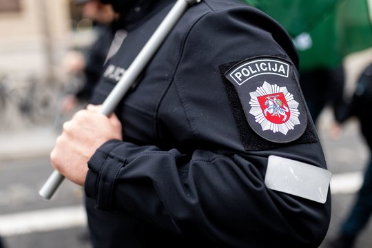 Vyriausybė pritarė siūlymui didinti išmokas policijos rėmėjams