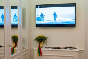 G. Nausėda parodė užmojus palaikyti „Katarsį“: kambaryje Romoje – krūva telefonų