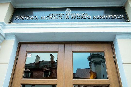 ŠMSM: siekiant mažinti atskirtį tarp moksleivių pasiekimų, būtina kelti pedagogų kvalifikaciją