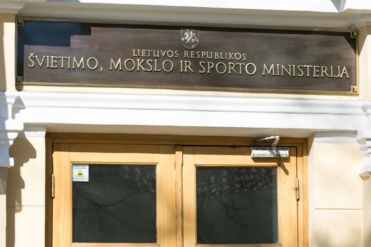 Kolegijų atstovams pranešus apie neišmokėtus 4 mln. eurų, ministerija tikina – tai buvusios vadovybės sprendimas