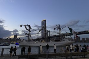 Naujausios į Bruklino tiltą atsitrenkusio laivo tragedijos detalės: liudininkai prakalbo, ką išvydo