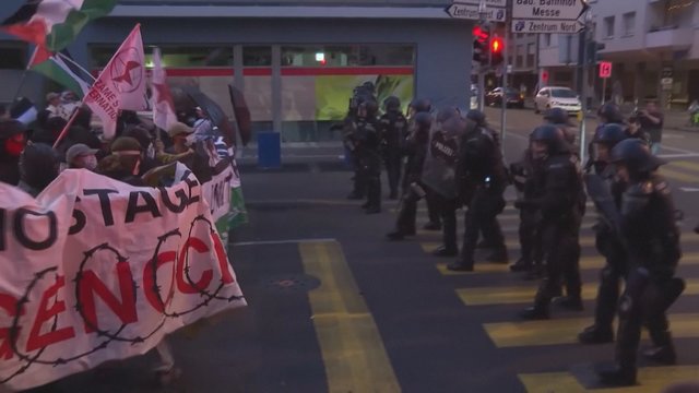 Neramumai „Eurovizijos“ finale: protestuotojai reikalavo pašalinti Izraelį