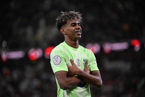 „Barcelona“ netrukus pratęs kontraktą su supertalentu L. Yamaliu