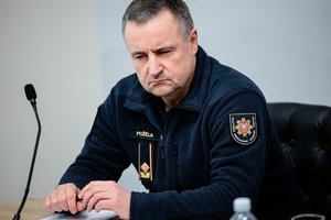 Po gaisrų atliekų gamyklose – R. Požėlos raginimas nemesti į šiukšles savaime užsidegančių elementų