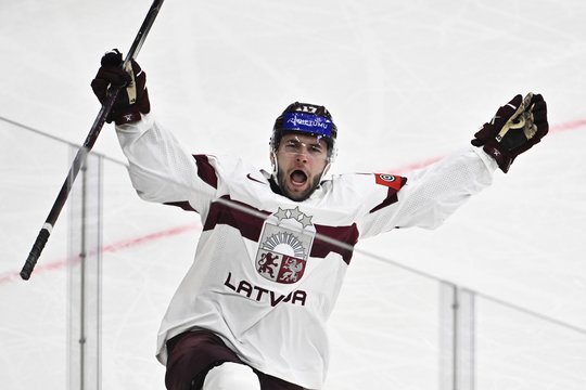Pasaulio ledo ritulio čempionate – itin svarbi latvių pergalė: atkrintamosios vis arčiau
