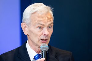 Konservatoriai Prezidentūrą ragina iš E. Vaitkaus atimti jo turimą valstybinį apdovanojimą