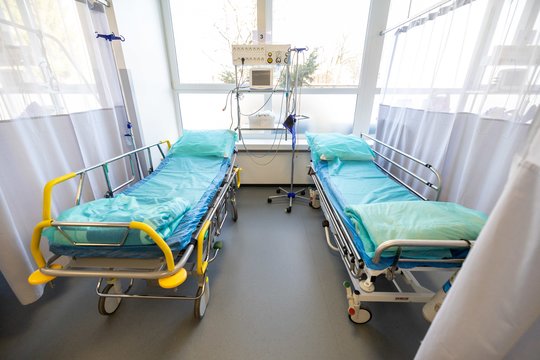 Apklausa: 2 iš 3 gyventojų pritaria galimybei patiems apmokėti susidariusį kainų skirtumą už medicinos paslaugas