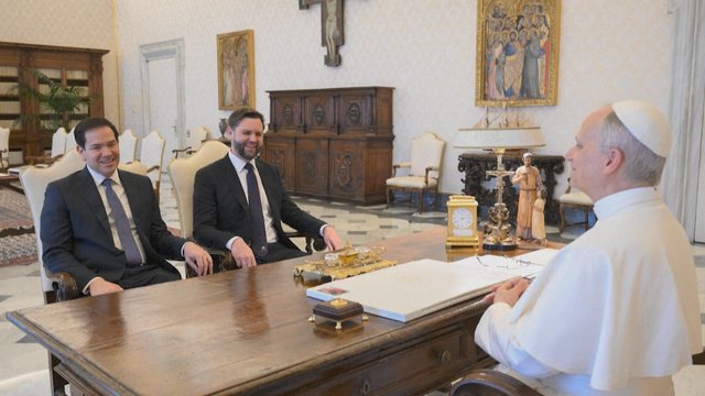 Po kritikos – nuoširdus popiežiaus Leono XIV ir J. D. Vance'o pokalbis: paaiškėjo, ką aptarė