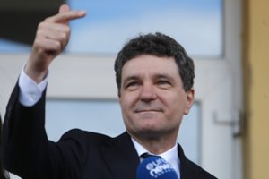 Kas yra naujasis Rumunijos prezidentas N. Danas: matematikos genijus, metęs iššūkį korupcijai