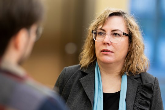 Seimo narė J. Sejonienė papasakojo, kaip užkibo ant sukčių kabliuko: viena klaida buvo lemtinga