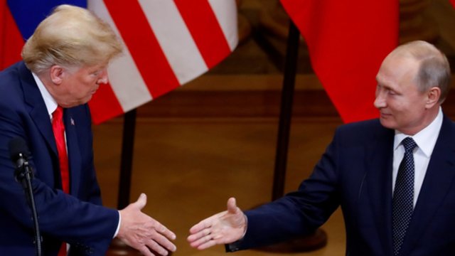 Atskleistos D. Trumpo ir V. Putino pokalbio detalės: aptarė galimą derybų vietą