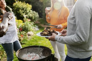 Grilio sezoną atidarėme – ką kepsime šiemet? Ekspertai įvardijo mėgstamiausius lietuvių pasirinkimus