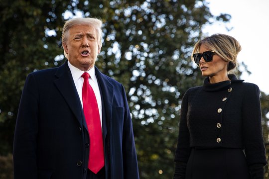 D. Trumpas užsiminė apie V. Putino pagyras jo žmonai: „Jiems labiau patinka Melania“