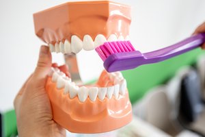 Įsidėmėkite: 4 dantų priežiūros taisyklės padės sumažinti išlaidas odontologui