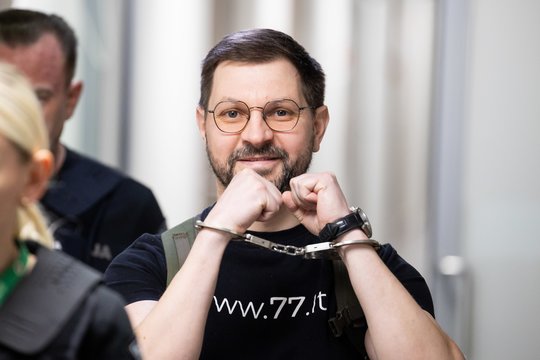 A. Kandrotas: prokuroras man smūgiavo į galvą su portfeliu