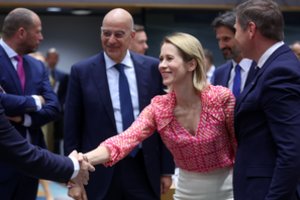 ES susitarė atšaukti sankcijas Sirijai