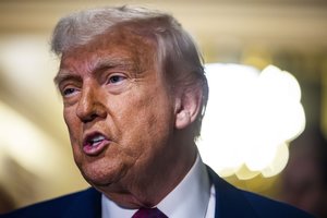 JAV žiniasklaida: D. Trumpo administracija ruošiasi deportuoti šimtus tūkstančių ukrainiečių