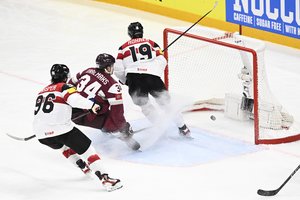 Latvijos ledo ritulininkai kraunasi lagaminus namo – žūtbūtinį mūšį pralaimėjo beviltiškai