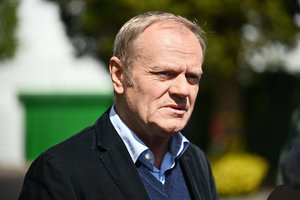 D. Tuskas: Lenkija nesiųs savo karių į Ukrainą