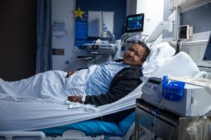 JAV medikai pirmą kartą pasaulyje žmogui transplantavo šlapimo pūslę