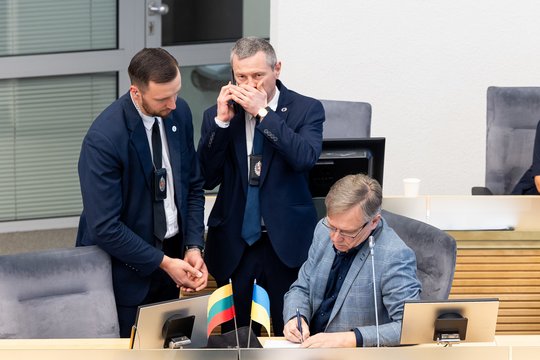 Z. Vaišvila galės rengti spaudos konferencijas tik per Signatarų klubą: Seimo vadovybė pakeitė tvarką