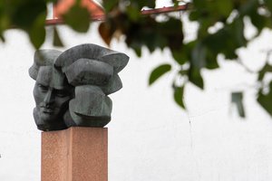 Vilniaus miesto savivaldybė ruošiasi S. Nėries paminko nukėlimui: sprendimas nelengvas