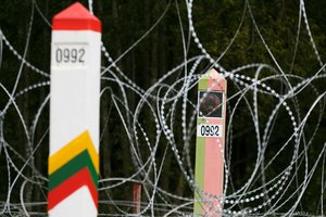 Neteisėtų migrantų antplūdis Baltarusijos pasienyje vėl nuslopo