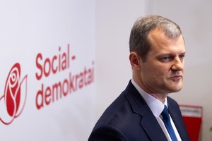 Svarbaus balsavimo išvakarėse – socialdemokratų „ginklavimasis“: teko atšaukti keliones