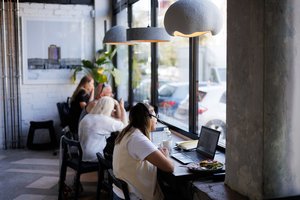 Darbuotojai nebenori eiti kasmetinių atostogų: įžvelgią nerimą keliančią tendenciją