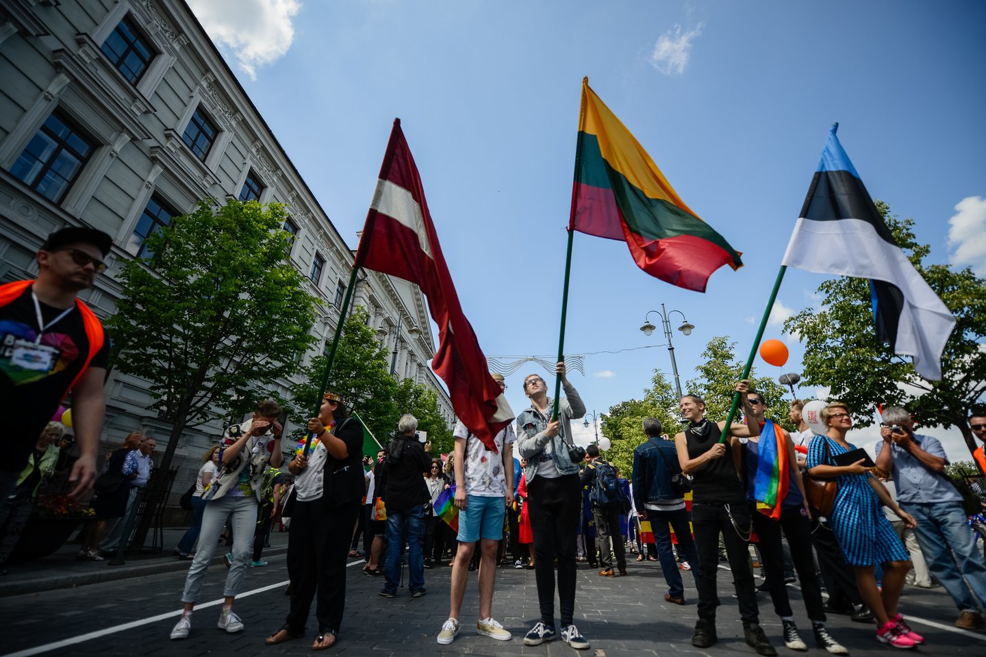 Prieš Lietuvos šeimų sąjūdžio organizuoto susirinkimo dalyvius pernai vasarą smurtavęs LGBT eitynių dalyvis Laurynas Laurinavičius pagrįstai nuteistas už viešosios tvarkos pažeidimą.<br>J.Stacevičiaus nuotr.