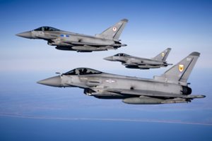 Vieni prieš Rusiją: įvertino, ko prireiktų, jei JAV visiškai atitrauktų karines pajėgas iš Europos