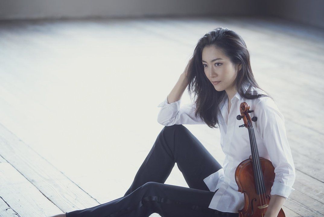Vilniuje viešinti smuiko žvaigždė Akiko Suwanai: „Kai girdžiu muziką, negaliu daryti nieko kito“