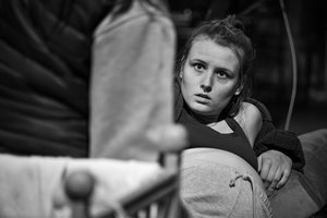 Vilniaus senajame teatre premjera – „Moters dalys“: apie šiandienos šeimą, moters teisę į kūną ir gyvenimą