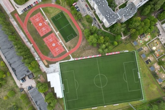 Vilniuje atidarytas sporto kompleksas su FIFA sertifikuota futbolo aikštės danga – aiški ir kaina