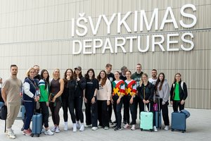 Į pasaulio čempionatą Japonijoje išskridę kiokušin karatė meistrai nori sudrebinti tatamius Tokijuje