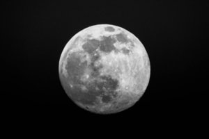 Tyrinėdami mėnulį, atrado kai ką netikėto: „Mūsų komanda buvo tikrai suglumusi“