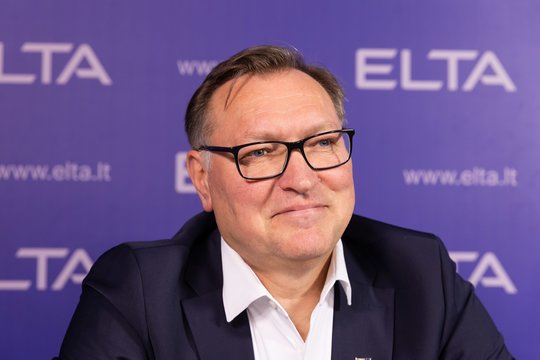 Lietuvos profesinių sąjungų konfederacijai laikinai vadovavusį A. Gelžinį pakeitė D. Jakutavičė