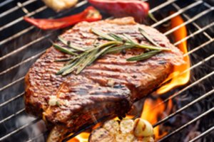 Burnoje tirpstantis kiaulienos kepsnys: marinuojant mėsą svarbiausia nedėti druskos