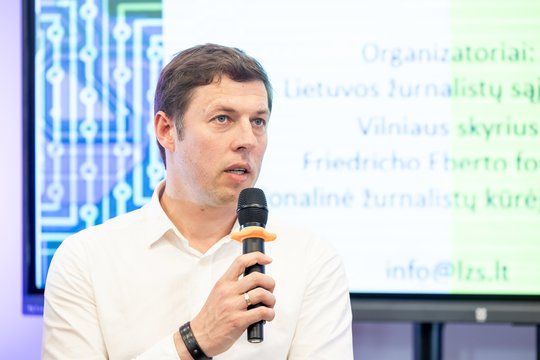Tarp apdovanotųjų Vilniaus žurnalistų forume – Lrytas iniciatyva „Švietimo kodas“
