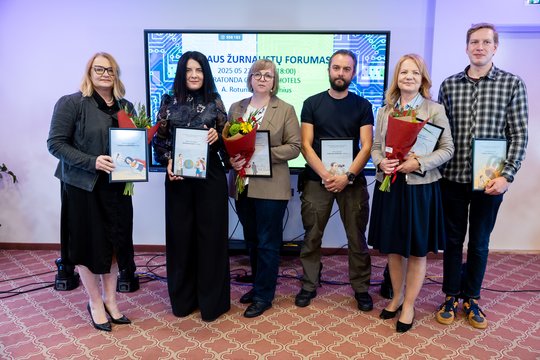 Tarp apdovanotųjų Vilniaus žurnalistų forume – Lrytas iniciatyva „Švietimo kodas“