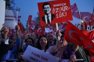 Nauji areštai korupcijos byloje, susijusioje su įkalintu Stambulo meru