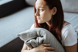 Kaip gyventi su sielvartu? Netektį patyrusi psichoterapeutė siūlo naują atspirties tašką